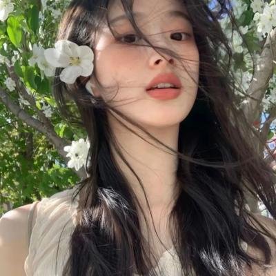 隔楼女孩:我们之间的层距