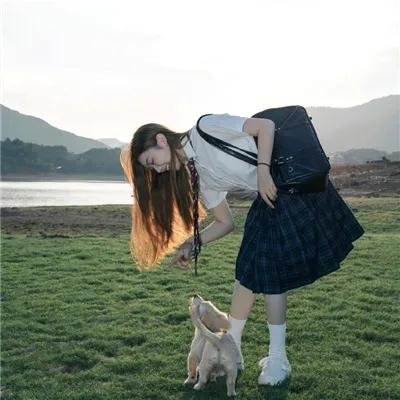 八个拔河女